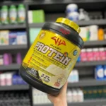 پروتئین وی ماموت حامدپاور مدل Multisource Whey Blend در دست کاربر، مناسب عضله‌سازی و ریکاوری