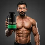 آمینو 2222 اپتیمم نوتریشن اصل در تصویر تبلیغاتی با بدنساز