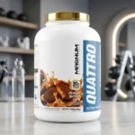 پروتئین Magnum Quattro طعم Peanut Butter Cups در فضای باشگاه برای بدنسازی و ریکاوری عضلات